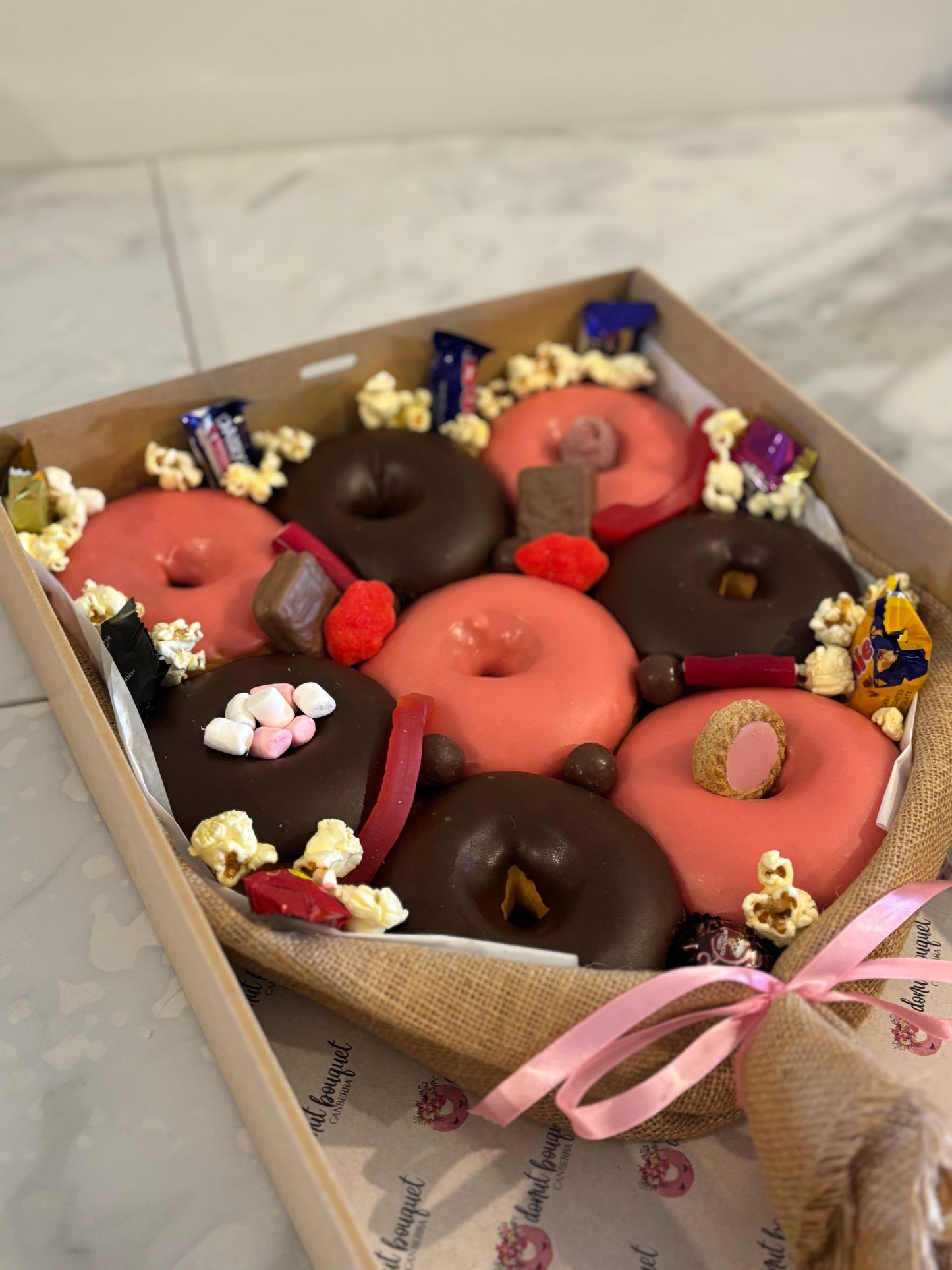 Strawberry & Chocolate Donut Bouquet Gift Box [Medium]