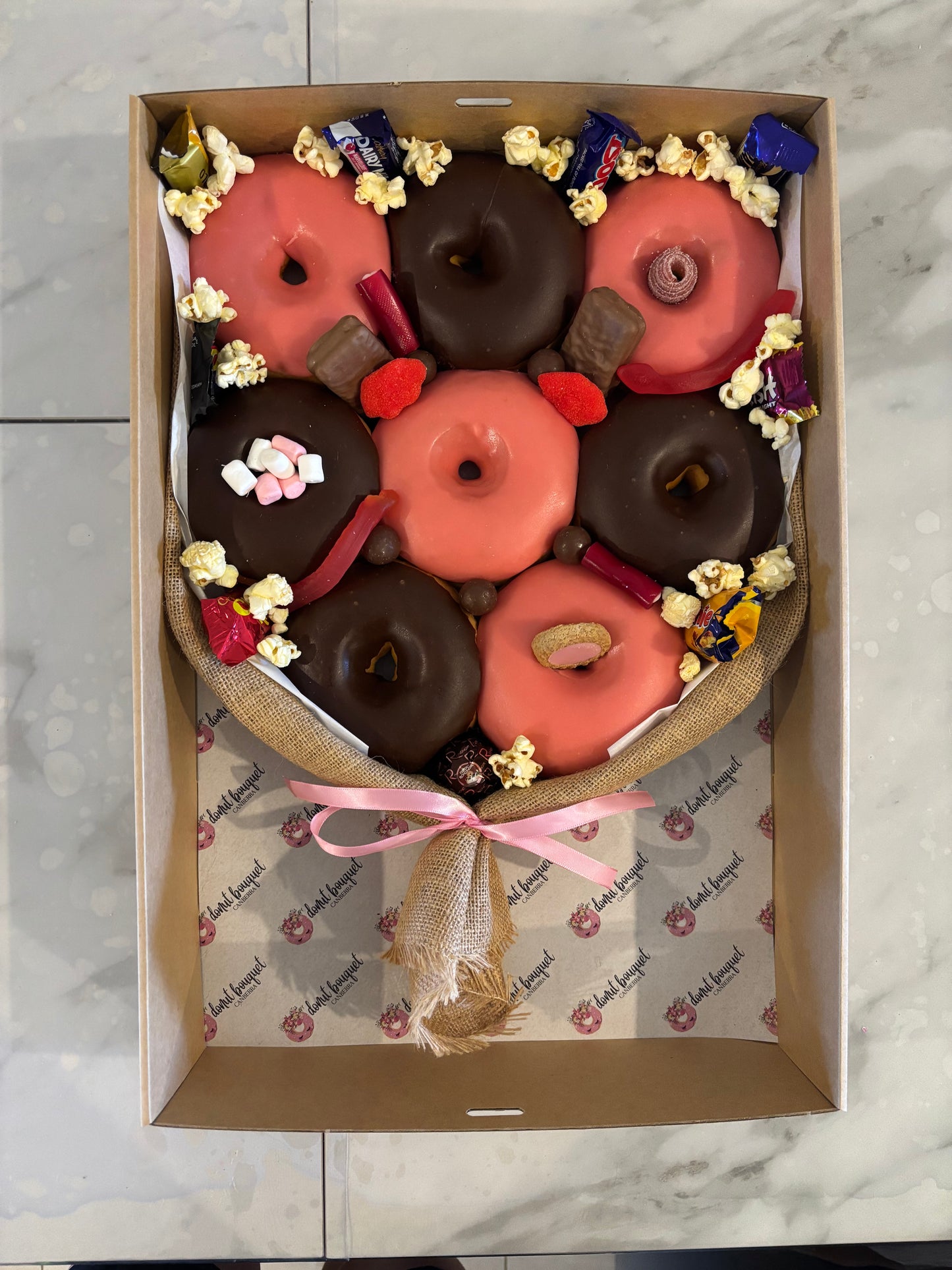 Strawberry & Chocolate Donut Bouquet Gift Box [Medium]